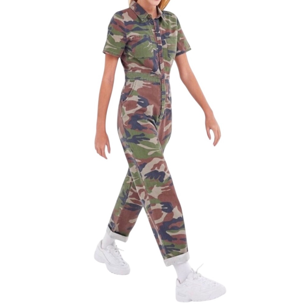 URBAN OUTFITTERS BDG Short Sleeve Camo Print Flight Jumpsuit Boiler Suit Medium